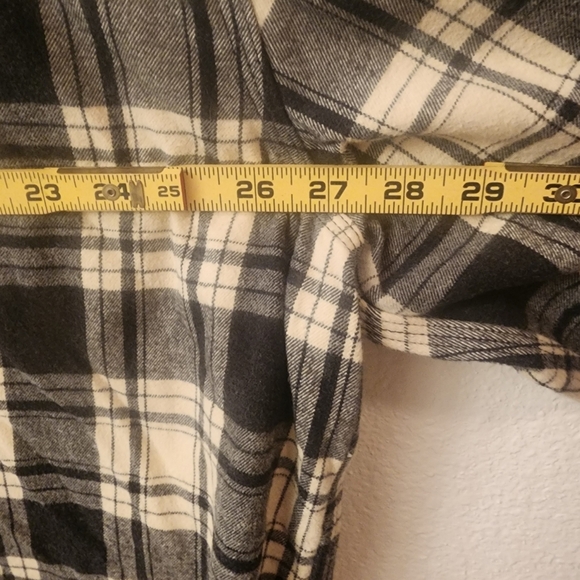 EUC Carhartt Black / Cream Plaid Flannel Button Up Shirt Mens 2XL Tall - Picture 9 of 10